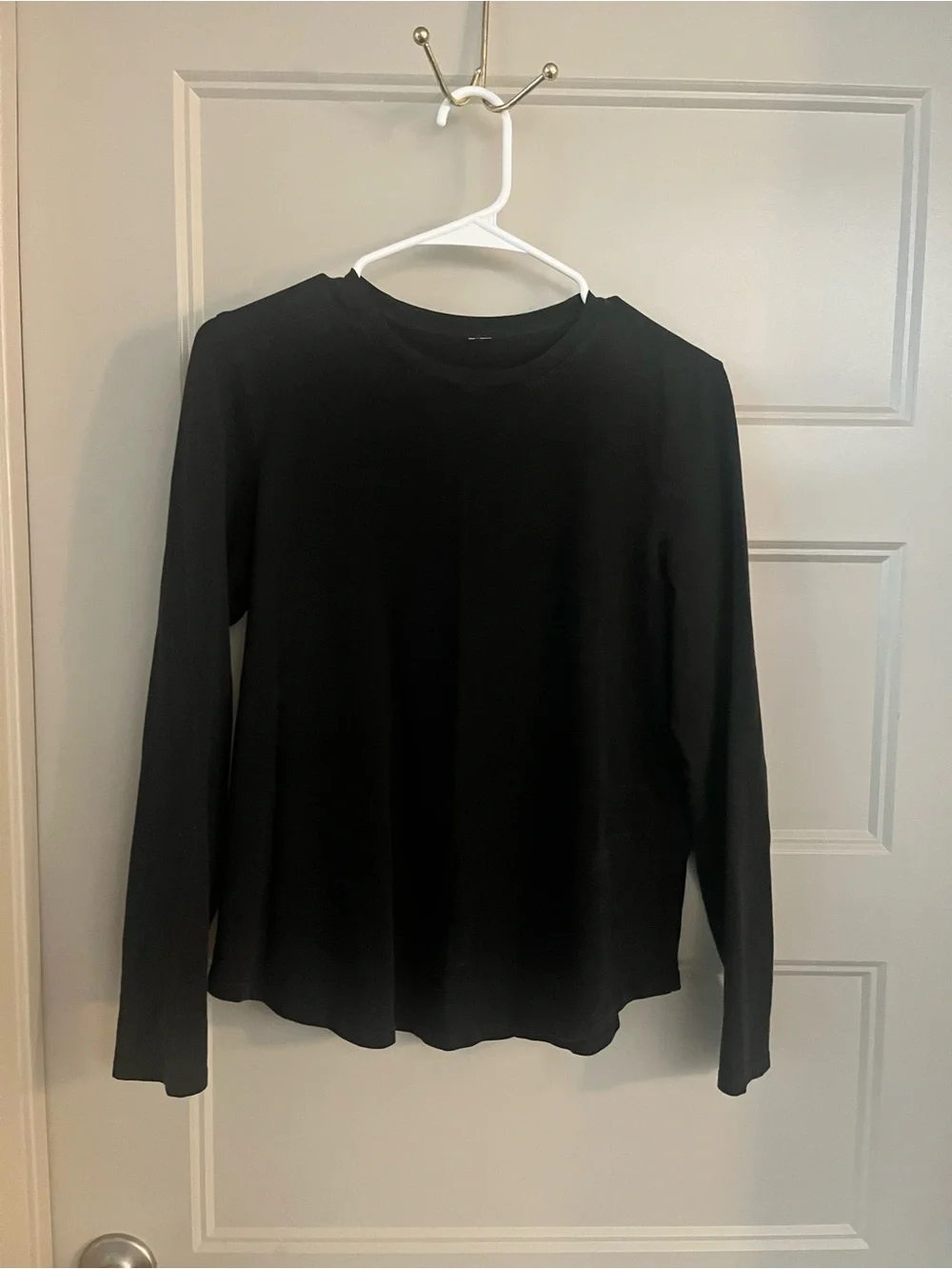 lululemon athletica Black Long-Sleeve Crew Neck Top